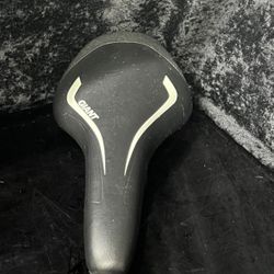 GIANT ROMERO Leather Bike Saddle Seat Black 11×6 Pariticle Flow