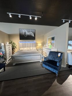 Grey King 4PC Bedroom Set