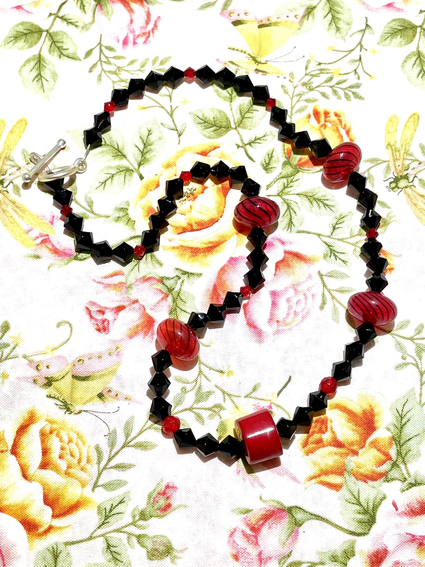 Vintage Crystal And Glass Beaded Necklace 