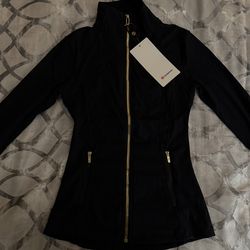 Black/Gold Lululemon defyne jacket