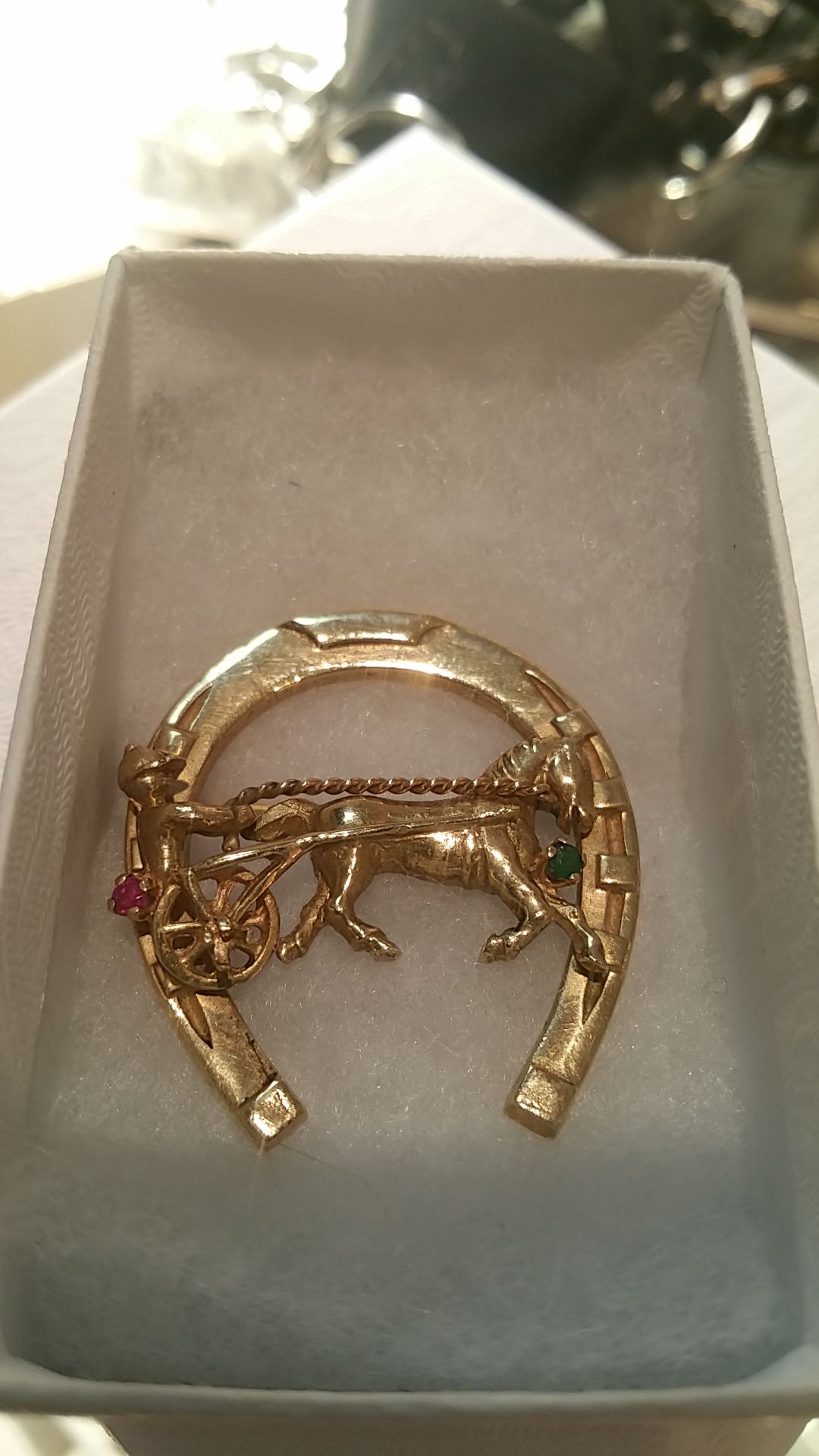 14k HORSE AND BUGGY PIN