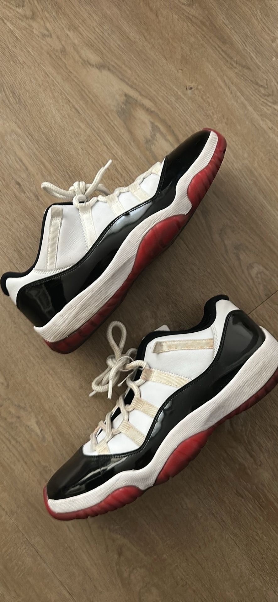 Nike Air Jordan 11 Retro Low Concord Bred Men's Size 10.5 Shoes AV2187-160