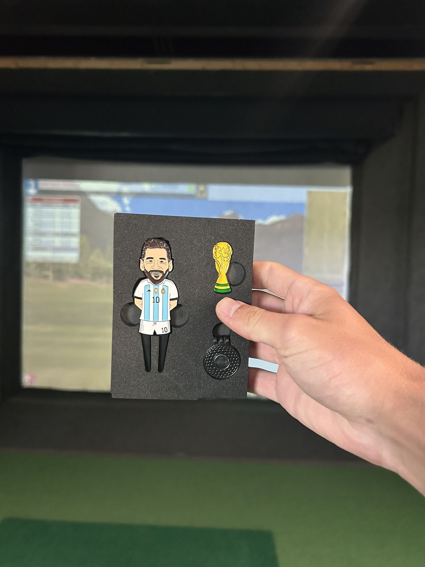 Soccer player golf divot tool set