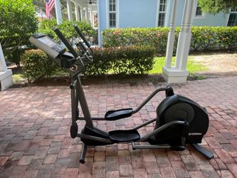 Life Fitness X3 Commercial Grade Elliptical Cross-Trainer