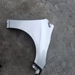 2020 - 2025 Toyota Corolla Right Finder 