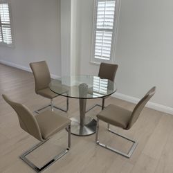 Scandinavian Designs Dining Table Set 