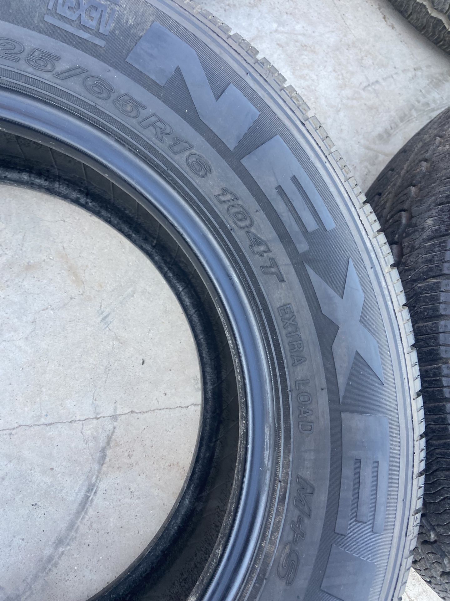 225/65r16 nexen cp521