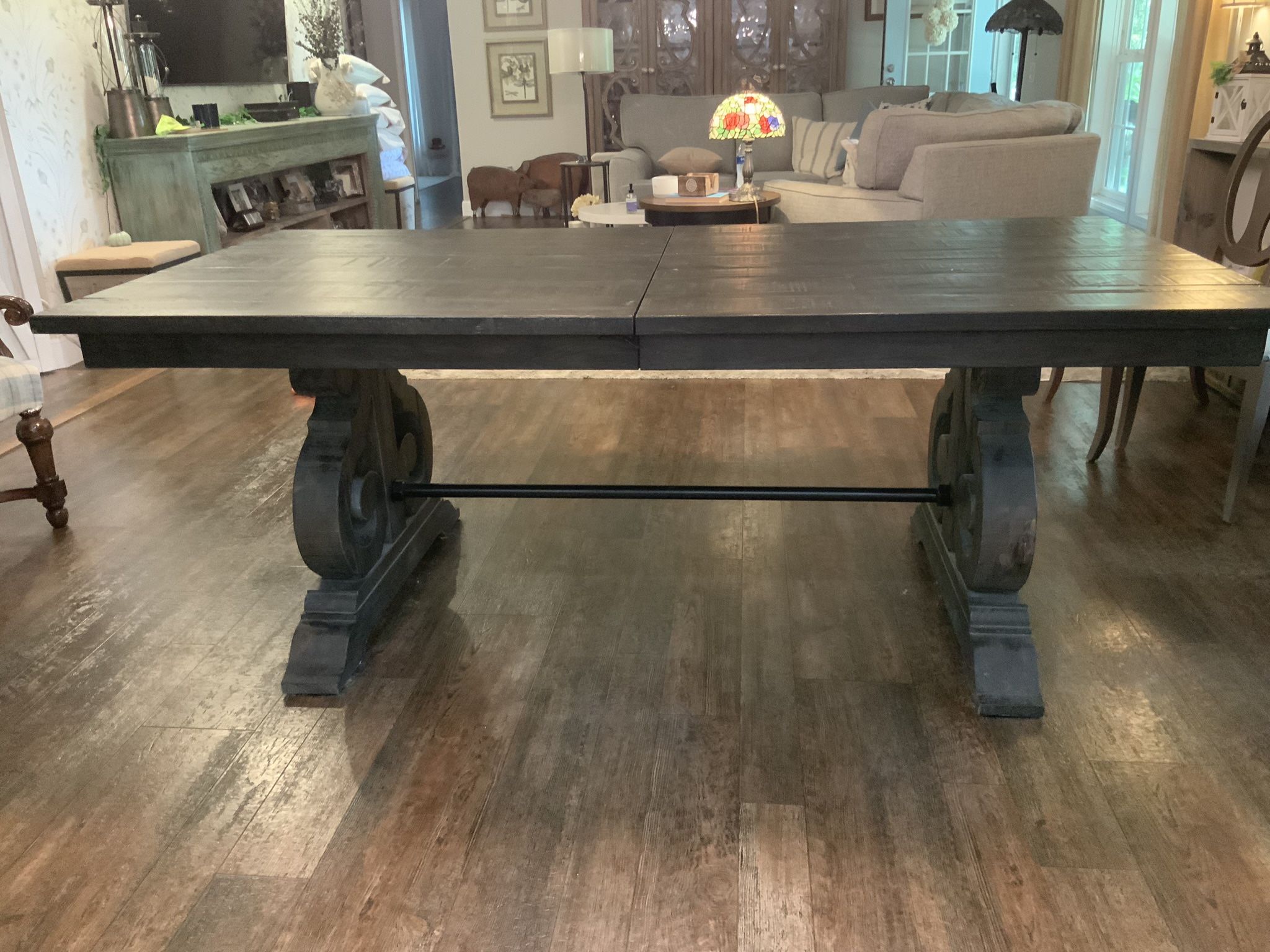 Like New Dining Table Seats Up To 10!