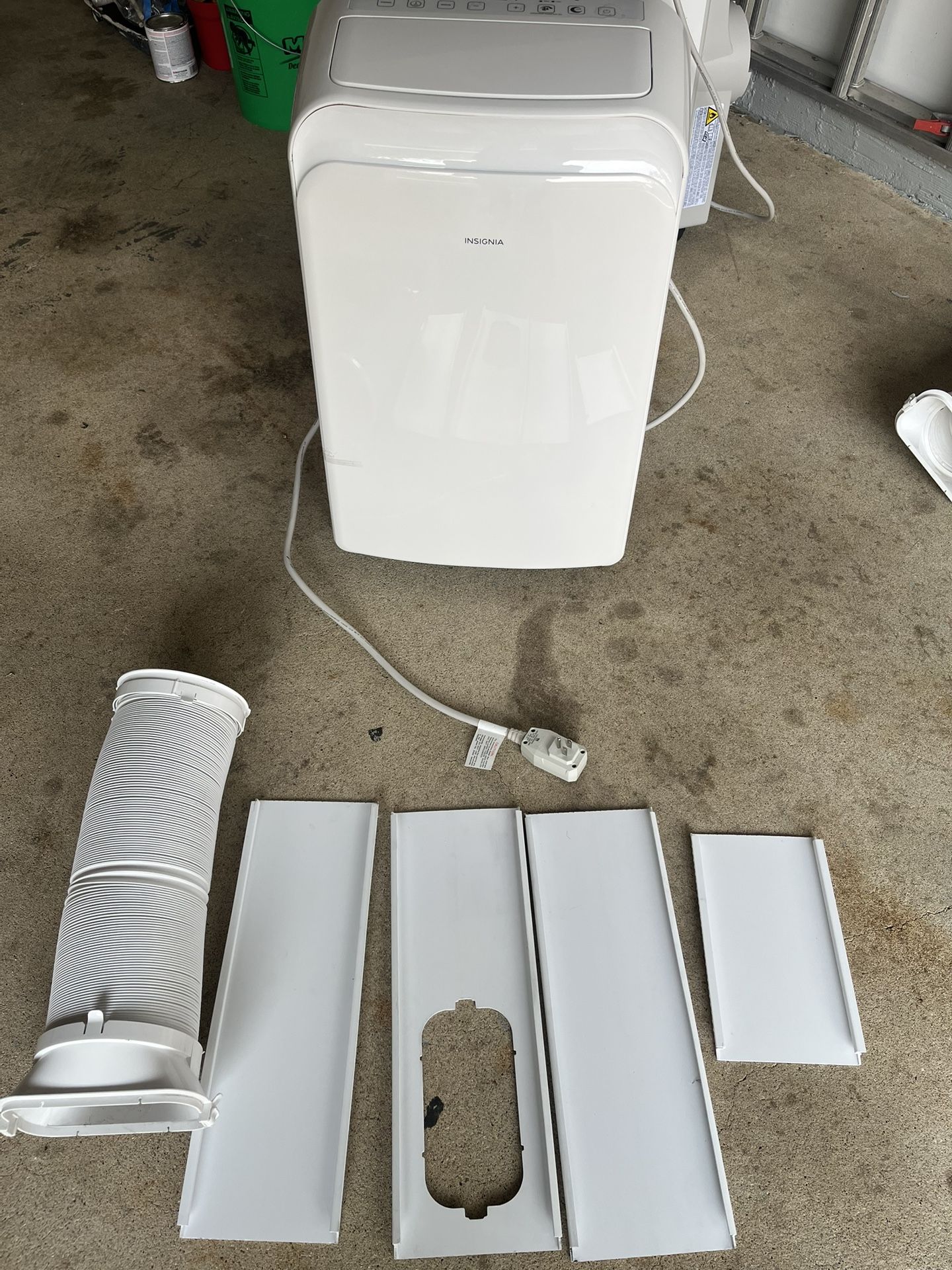 Insignia - 300 Sq. Ft. Portable Air Conditioner - White