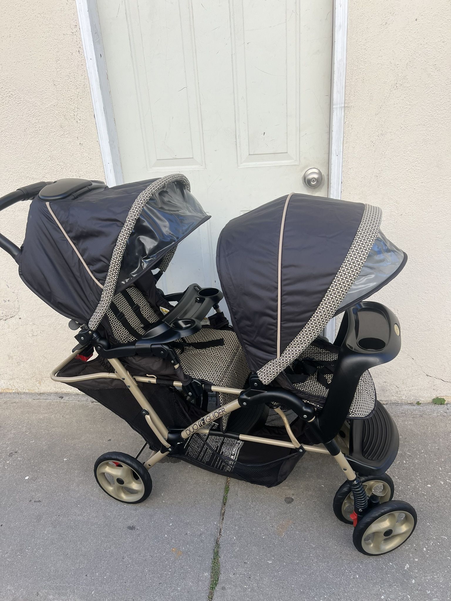 GRACO DOUBLE STROLLER 