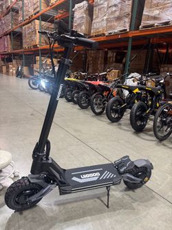 Dual-motor electric scooter