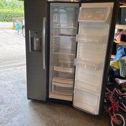 🆕‼️Ge Side-By-Side Refrigerator
