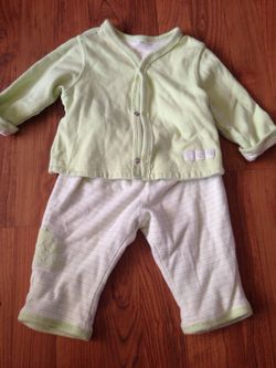 Children's place outfit 3-6 months