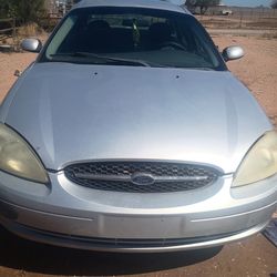 2004 Ford Taurus