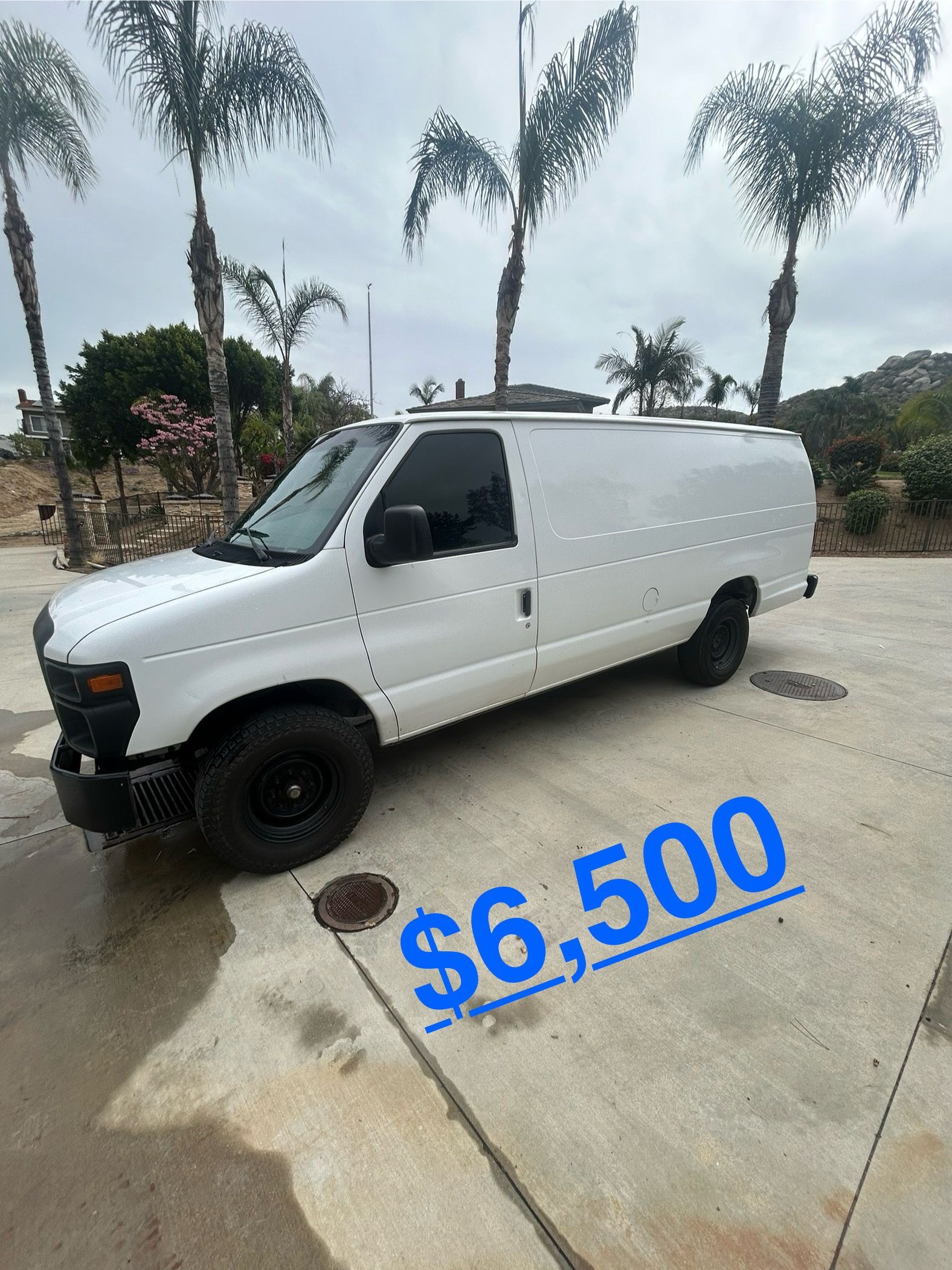 2010 Ford E-350