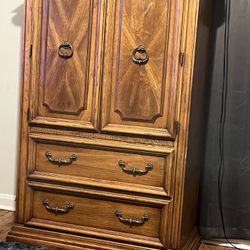 Wood Dresser With mirror And Chest 