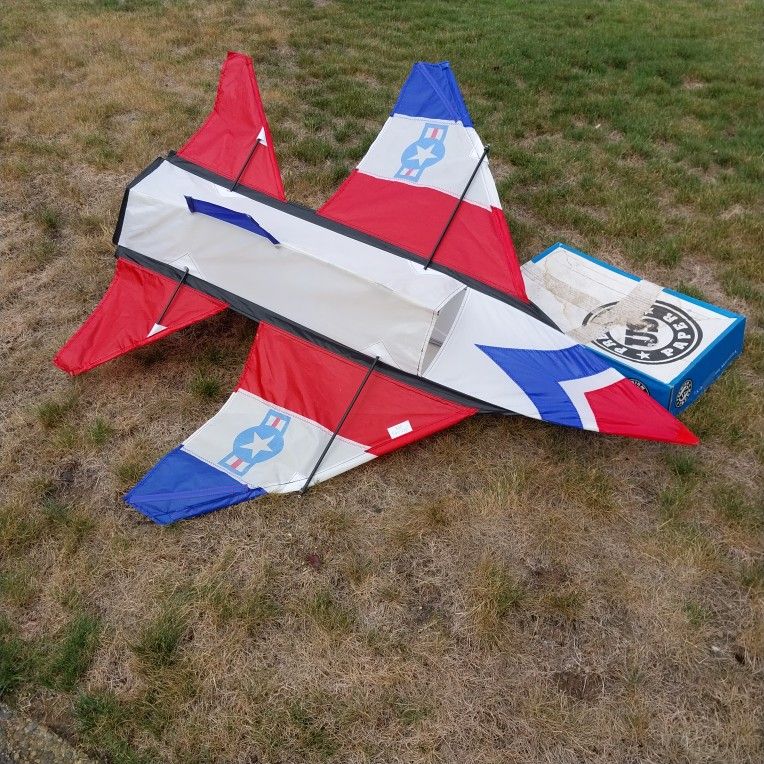 EXLARGE FIGHTER JET KITE for Sale in Covington, WA OfferUp