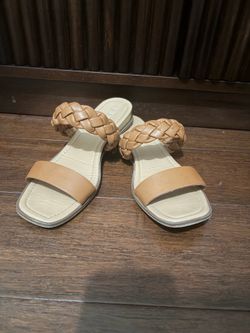 Sandles
