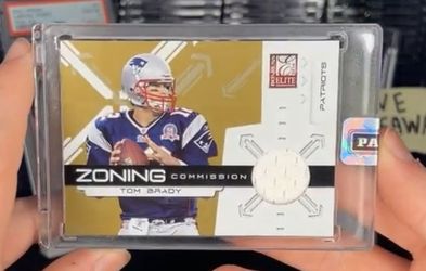 35/(contact info removed) Donruss Elite Zoning Commission Tom Brady football card with a game-worn jersey Panini Sealed  Patriots 