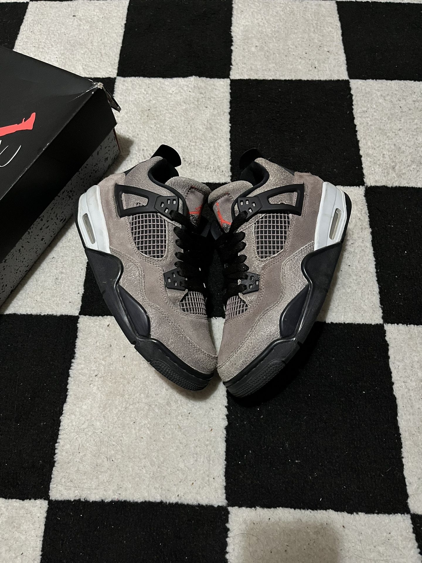 Jordan 4