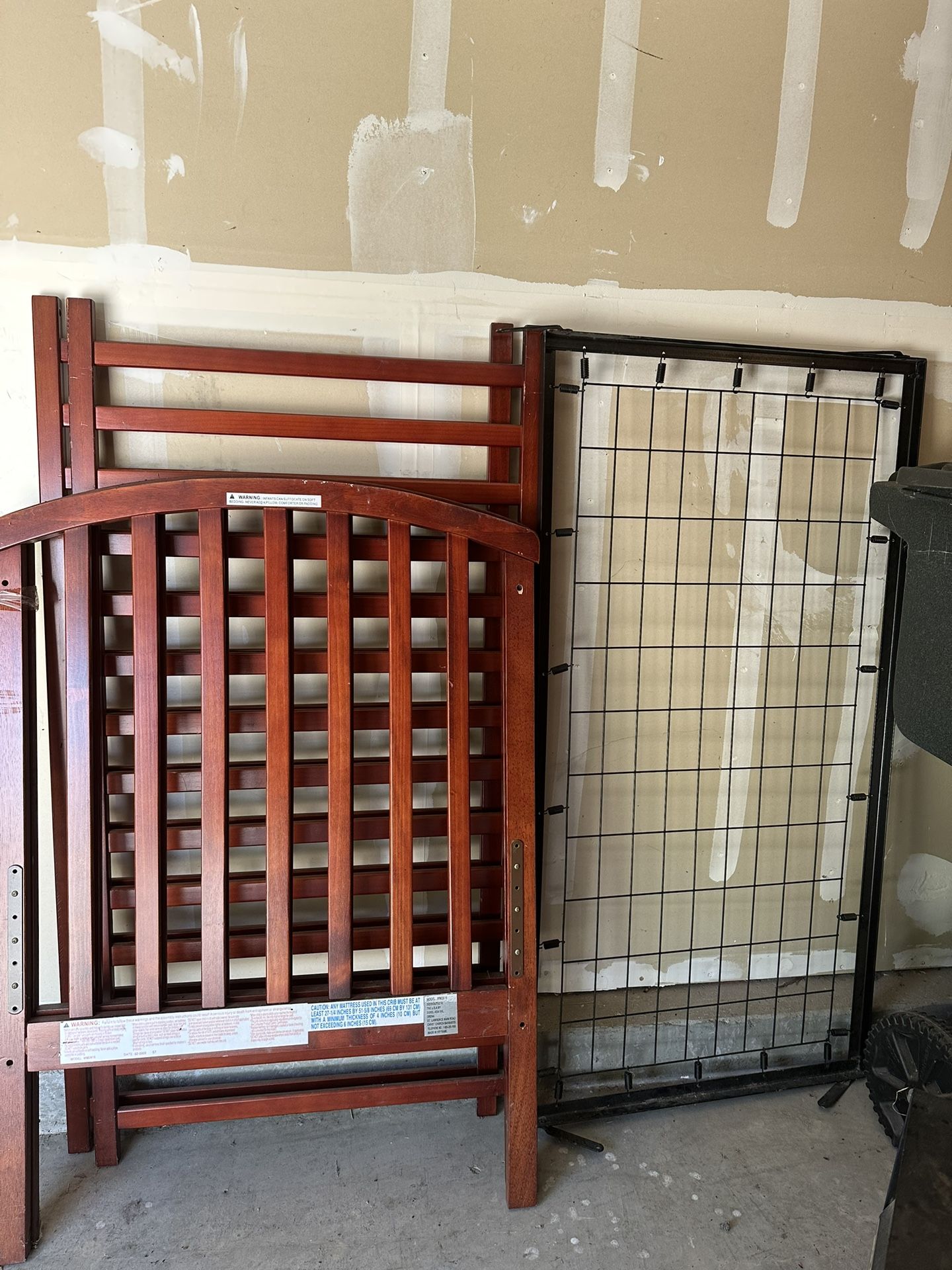 Infant Crib  And Changing Table