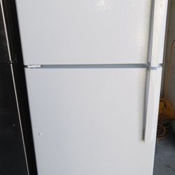 G.E Refrigerator For Sale With Delivery And Disposal 