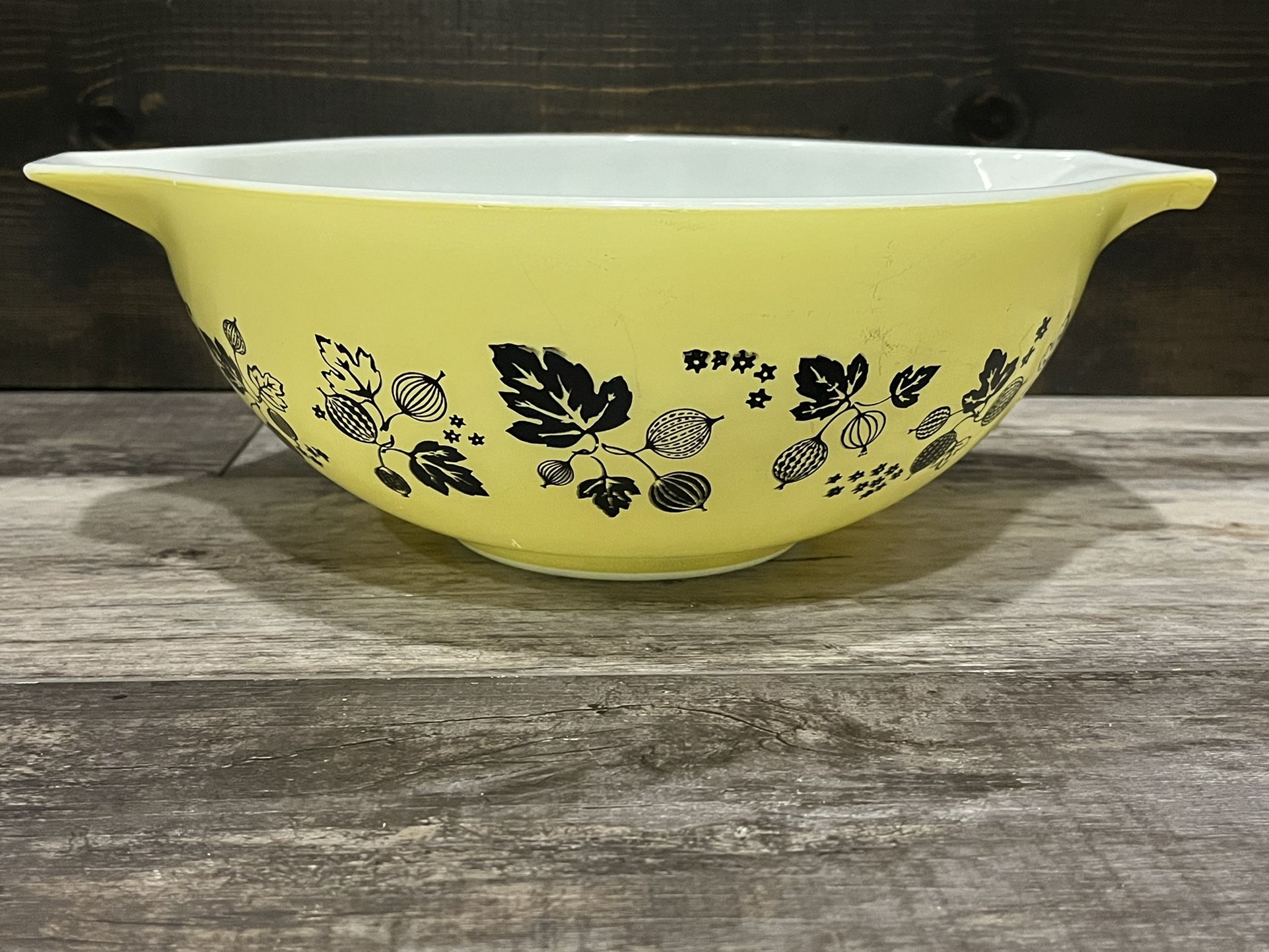 Vintage Pyrex Yellow And Black Gooseberry Cinderella Mixing Bowl 444