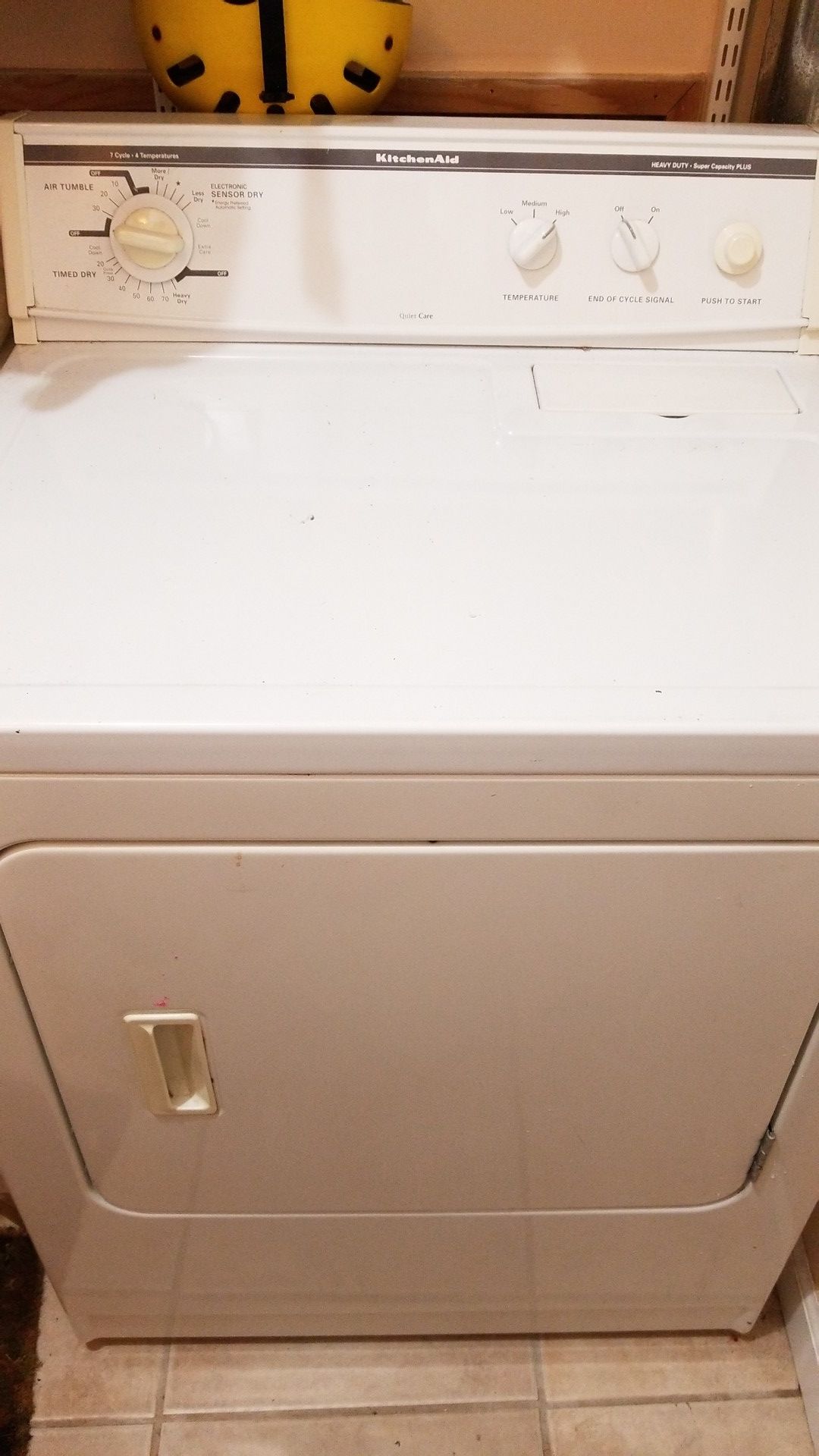 Kitchenaide Washer dryer set. Still functioning well. Dryer is perfect. Washer has a bit more normal wear and tear.