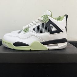 New Men’s Shoes , Size:8.5 - 9.5 M And 7 -8 W