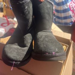  UGG Boots Black Youth Size 4Y 