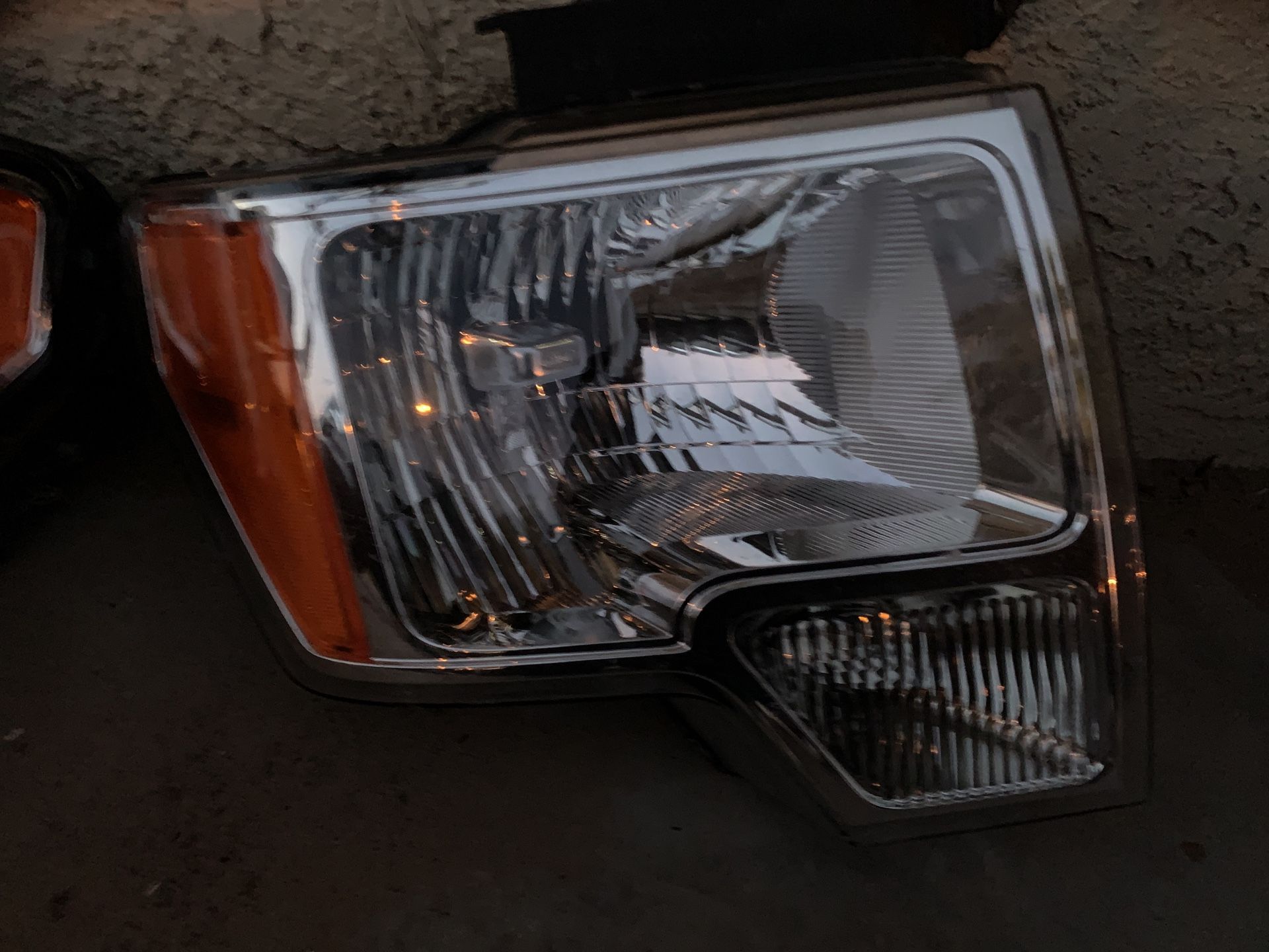 2014 f-150 headlight right side