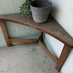 Corner Table