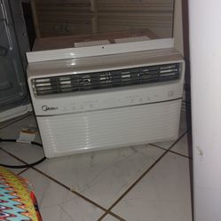 MIDEA BTU 8000 AC UNIT