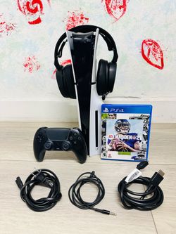 Sony PlayStation 5 Disc Version - 1 TB , Bonus 1 Game , 1 Headset ( Very New )