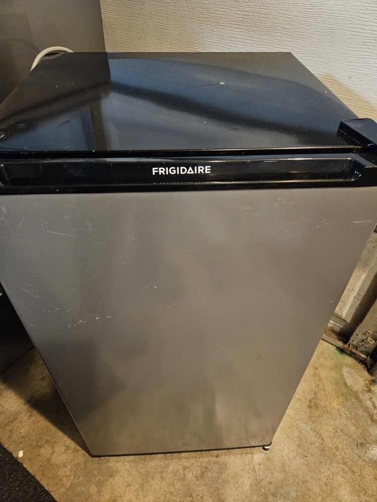 Small Refrigerator