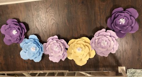 6 medium paper flower