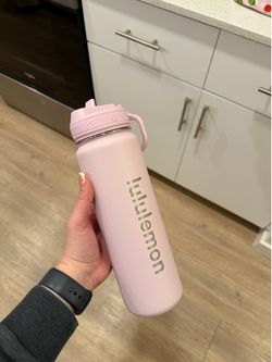 Lululemon water bottle