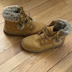 Timberland Women’s Fur-Trim Winter Boots – Size 5 Men– Classic Style