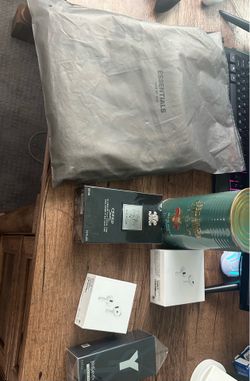 Colognes and essential shorts