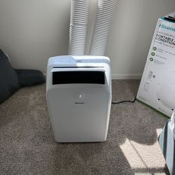 Hisense 8000 BTU Air Conditioner - Like New!