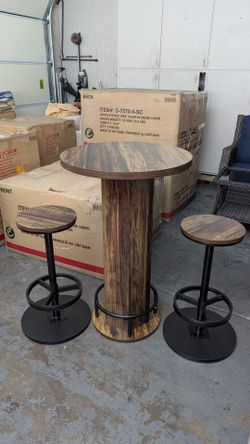 Brand New! Round Bistro Bar 🍻 Table w/ Industrial Stools
