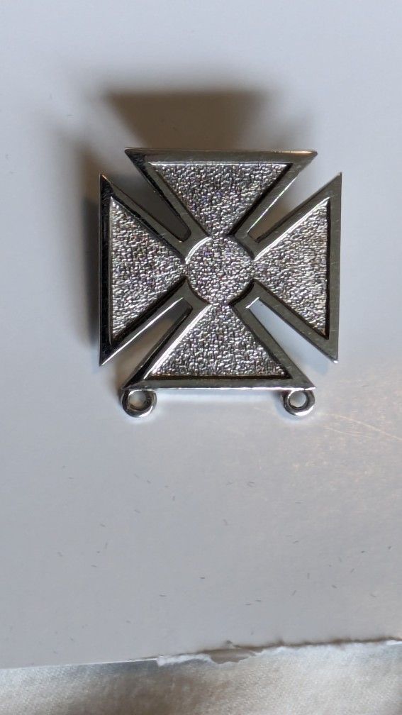 Vintage Mid 50s-60s N.S Meyer Inc New York - Military Marksman Metal Pin