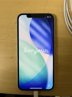 iPhone 12 - white