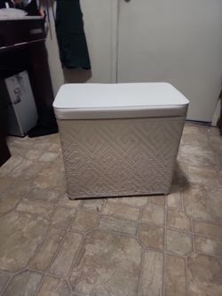 Laundry basket