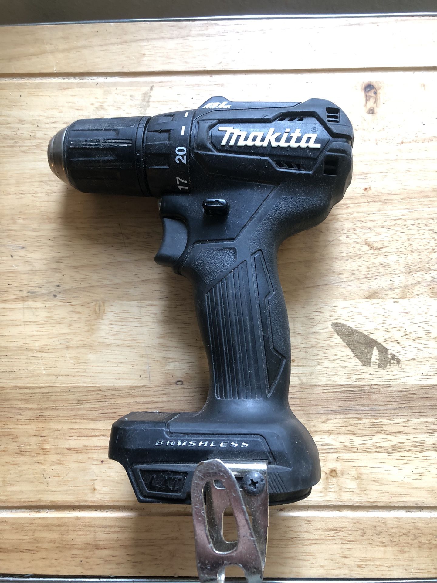 18 V Makita drill Like new