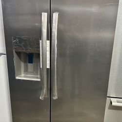 New Frigidaire Gallery Side By Side Refrigerador