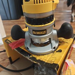 DeWalt Router