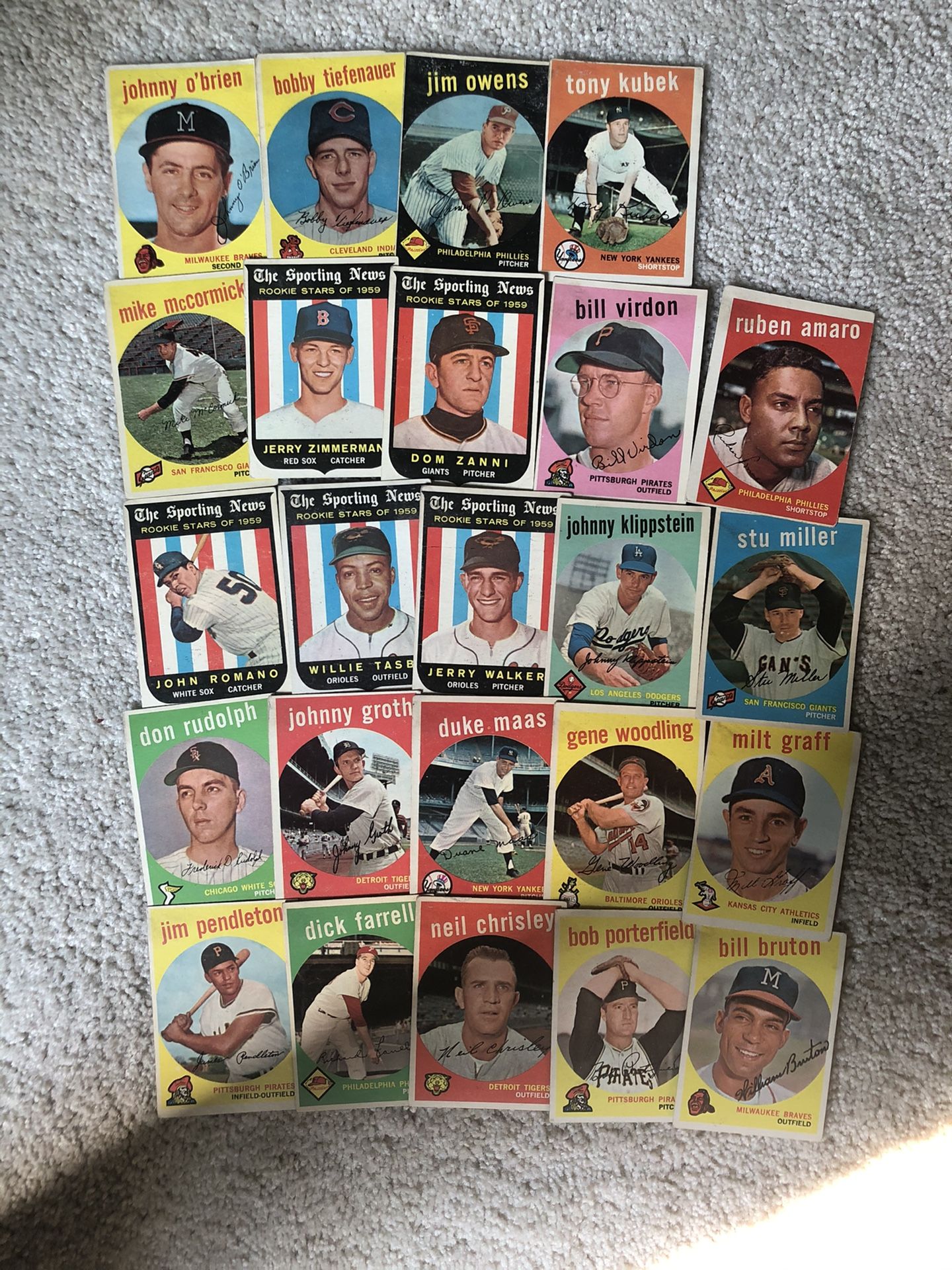 Lot of (27)1959 Topps Baseball Cards - Low Grade