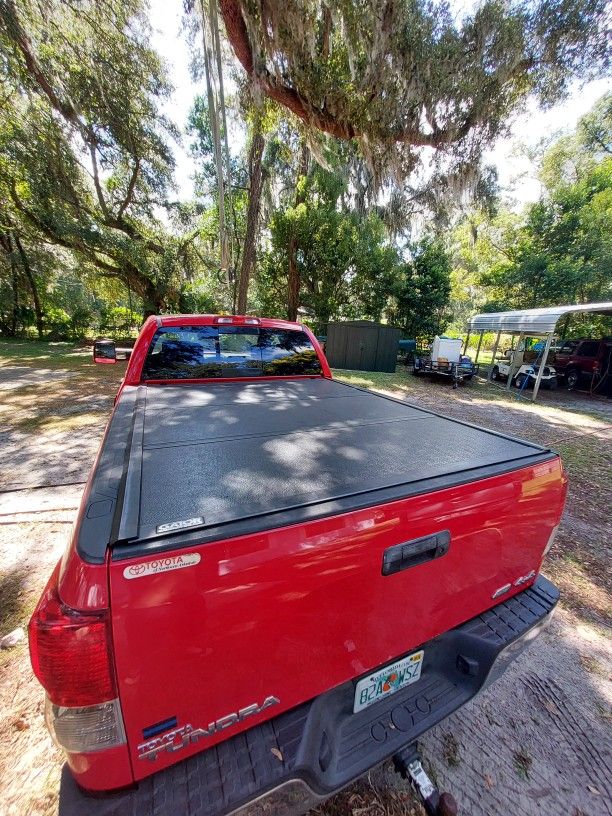 6.5 Ft Truck Bed Tri Fold Tonneau Cover