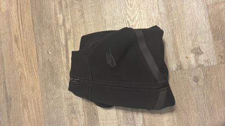 Black Nike tech